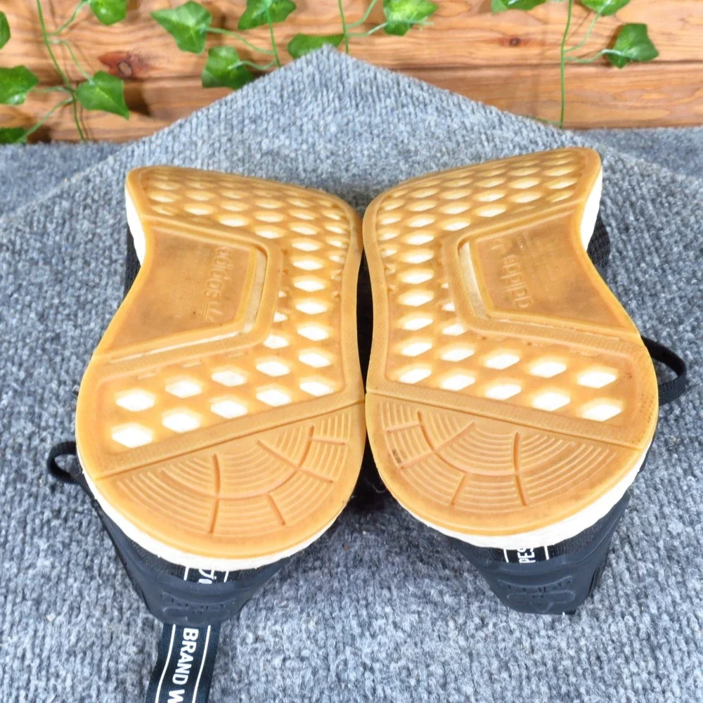 Adidas‎ Originals NMD_R1 Mens Sneaker Size 5 Lifestyle Running Black Gum B42200